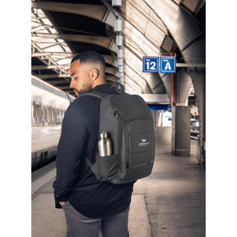 TOULON. Mochila para portátil fabricada en rPET 600D de alta densidad 16"